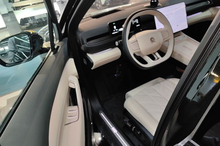 Used Nio ES6 2025 75 kWh Driver Seat