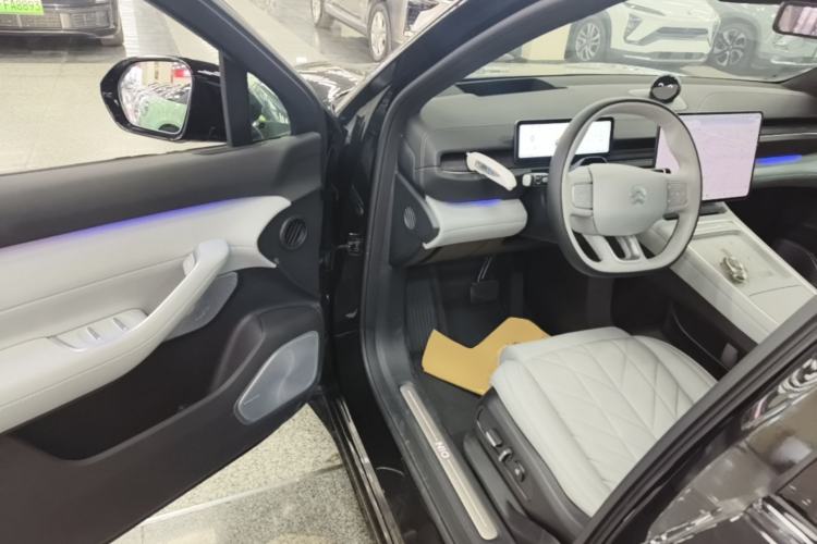 Used Nio ES6 2025 75 kWh Driver Seat