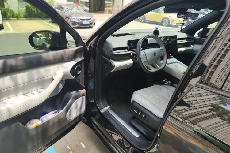 Used Nio ES6 2025 75 kWh Driver Seat