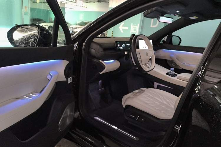 Used Nio ES6 2025 75 kWh Driver Seat