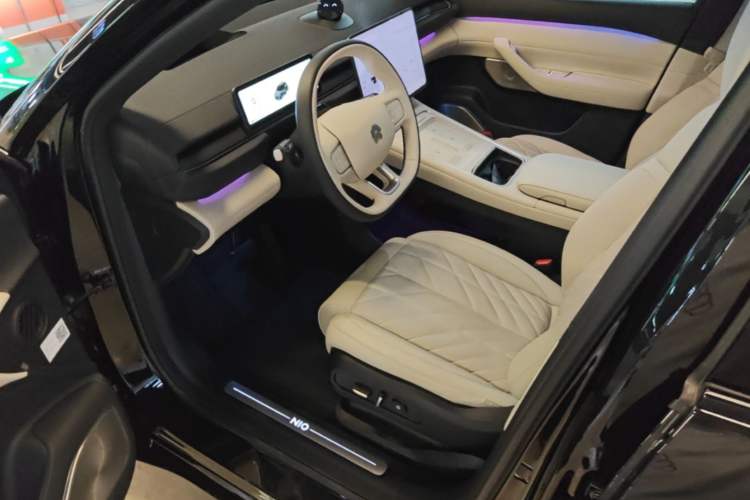 Used Nio ES6 2025 75 kWh Driver Seat