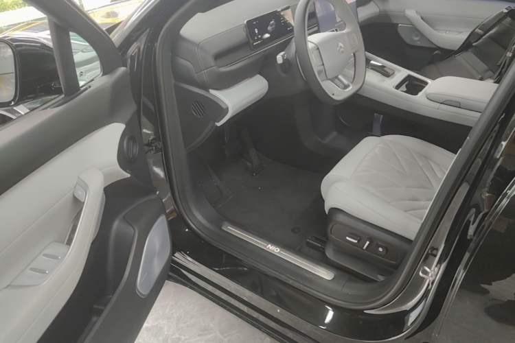 Used Nio ES6 2025 75 kWh Driver Seat