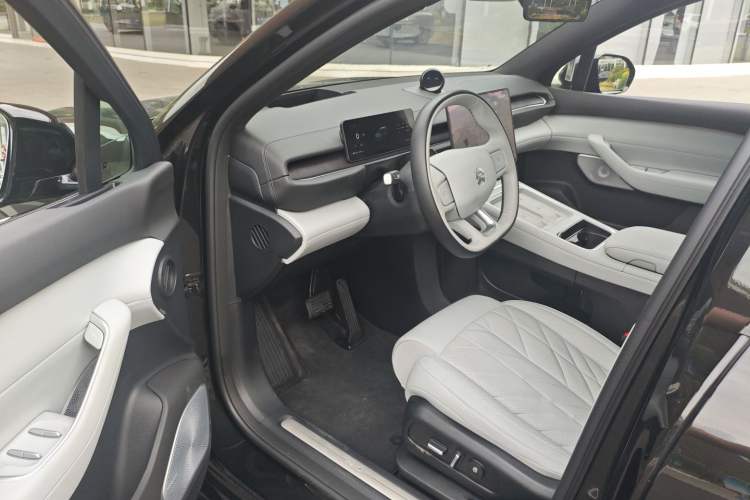 Used Nio ES6 2025 75 kWh Driver Seat