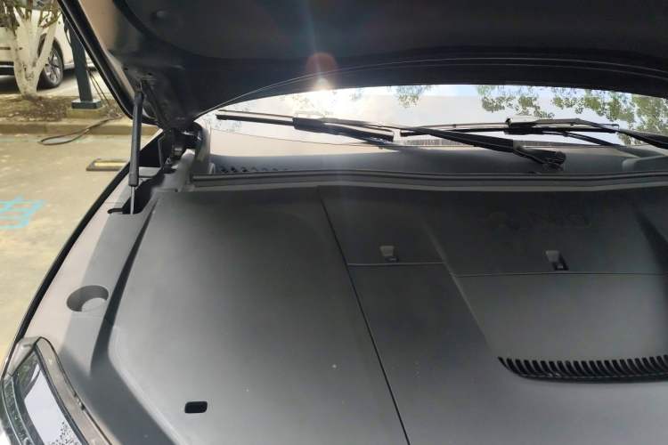 Used Nio ES6 2025 75 kWh Engine Bay Right