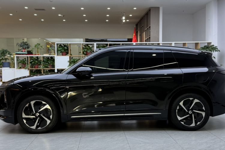Used Nio ES6 2025 75 kWh Exterior 4