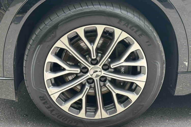 Used Nio ES6 2025 75 kWh Exterior 9