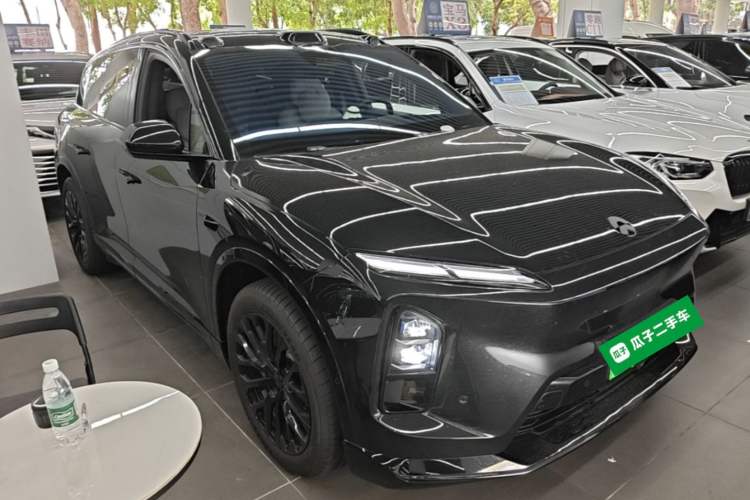 Used Nio ES6 2025 75 kWh Front Right 45 Deg