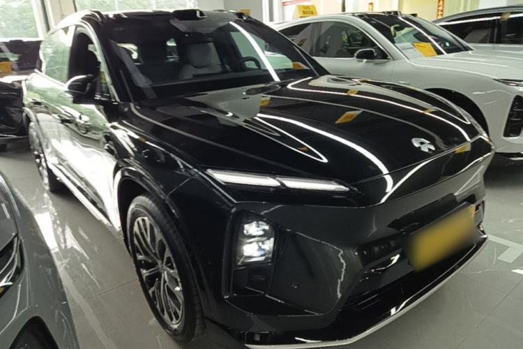 Used Nio ES6 2025 75 kWh Front Right 45 Deg