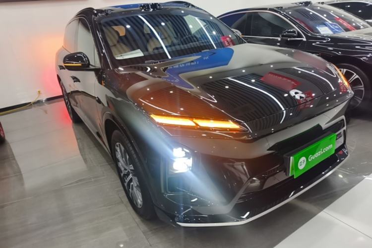 Used Nio ES6 2025 75 kWh Front Right 45 Deg