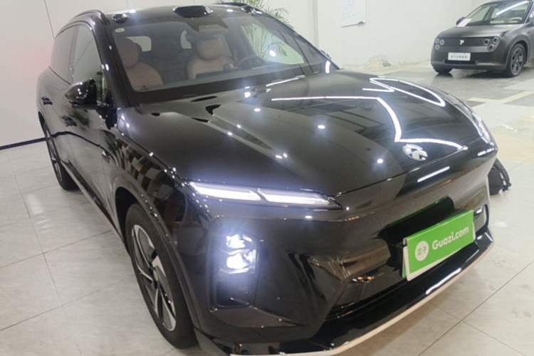 Used Nio ES6 2025 75 kWh Front Right 45 Deg