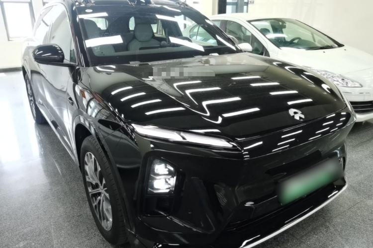 Used Nio ES6 2025 75 kWh Front Right 45 Deg