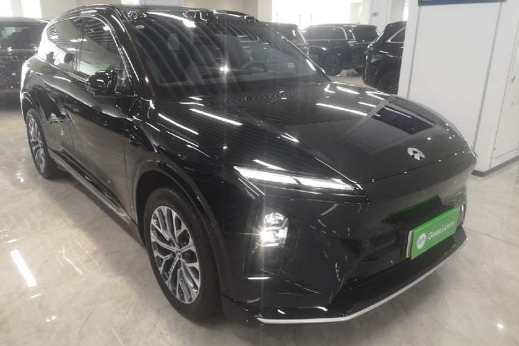Used Nio ES6 2025 75 kWh Front Right 45 Deg