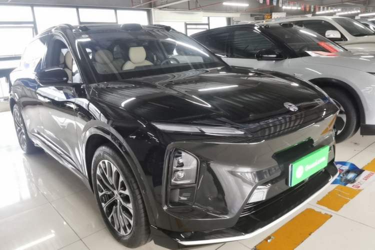 Used Nio ES6 2025 75 kWh Front Right 45 Deg