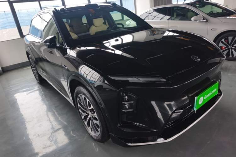 Used Nio ES6 2025 75 kWh Front Right 45 Deg