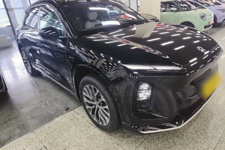 Used Nio ES6 2025 75 kWh Front Right 45 Deg