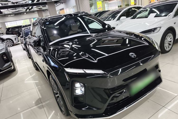 Used Nio ES6 2025 75 kWh Front Right 45 Deg