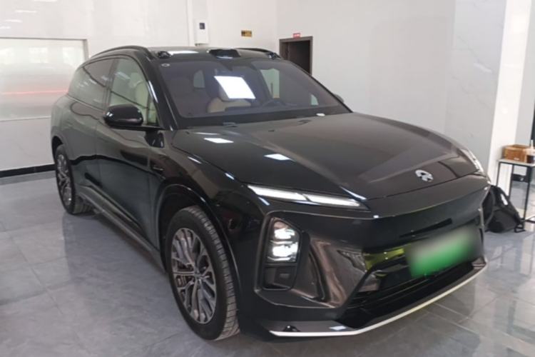 Used Nio ES6 2025 75 kWh Front Right 45 Deg