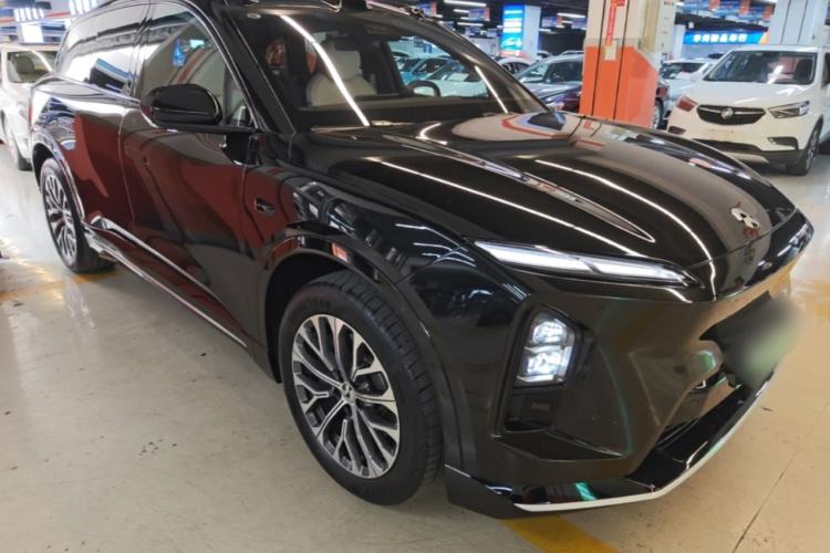 Used Nio ES6 2025 75 kWh Front Right 45 Deg