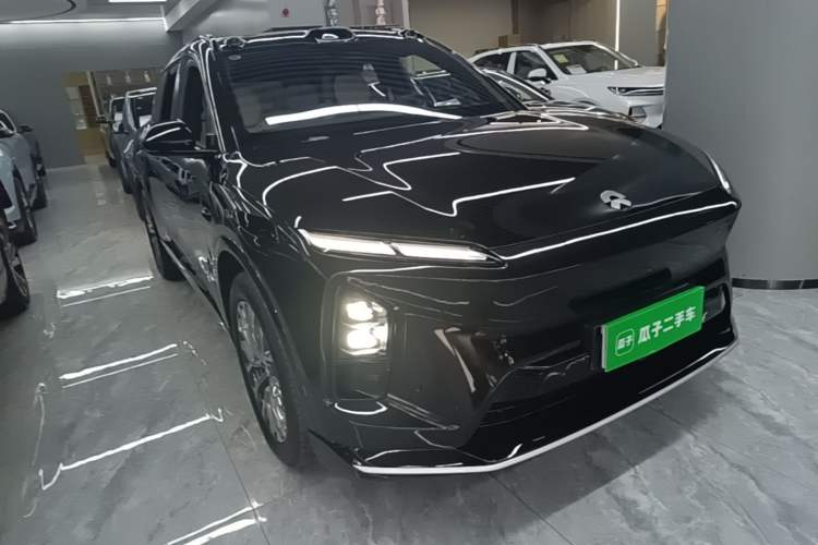 Used Nio ES6 2025 75 kWh Front Right 45 Deg