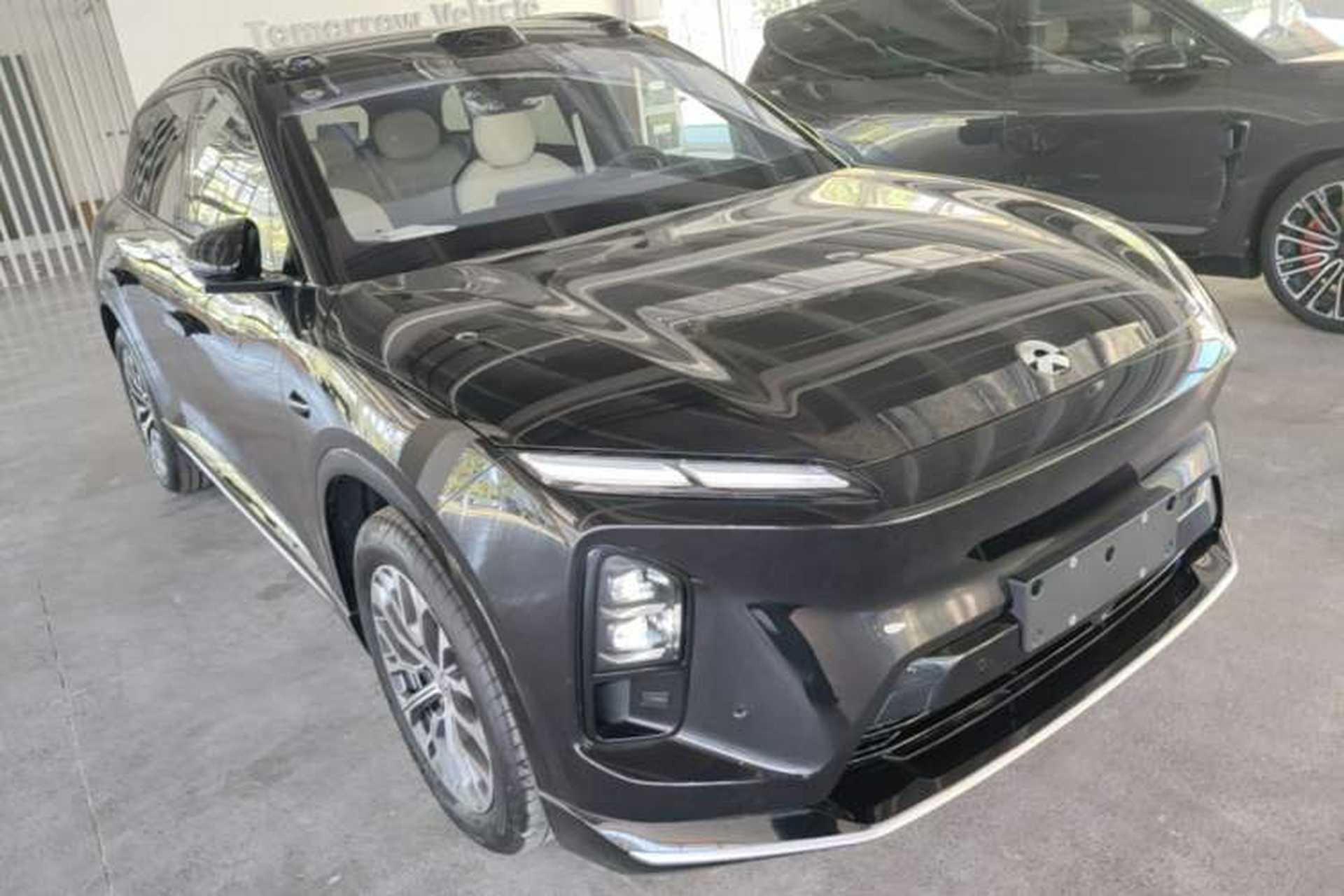 Used Nio ES6 2025 75 kWh Front Right 45 Deg