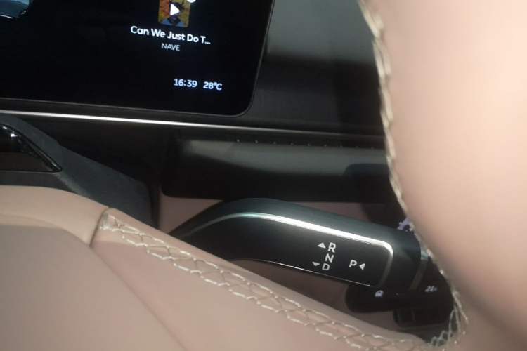 Used Nio ES6 2025 75 kWh Gear Lever