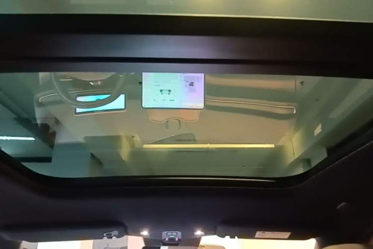 Used Nio ES6 2025 75 kWh Headliner