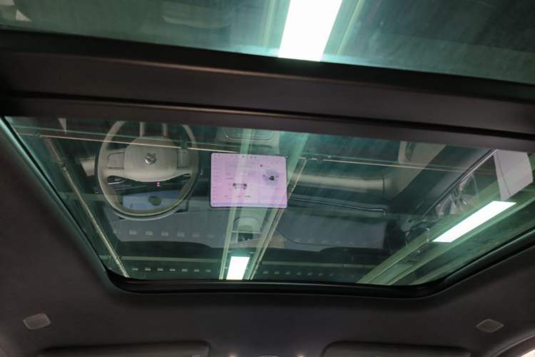 Used Nio ES6 2025 75 kWh Headliner