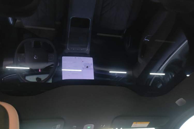 Used Nio ES6 2025 75 kWh Headliner