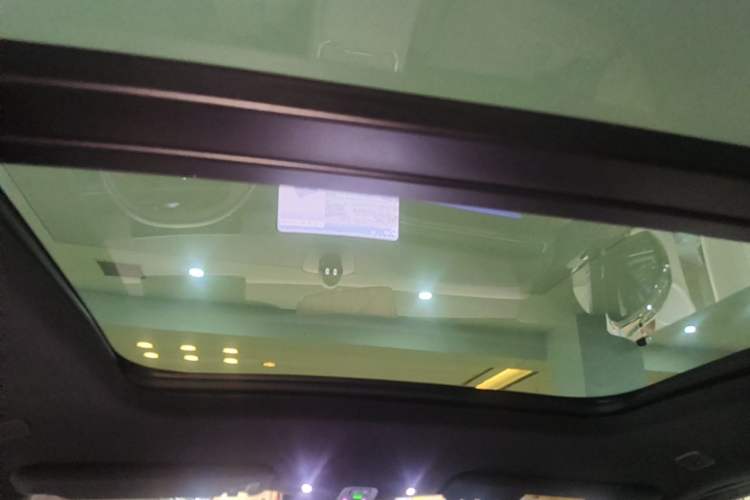 Used Nio ES6 2025 75 kWh Headliner
