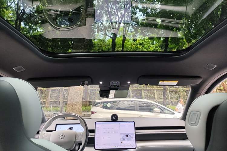 Used Nio ES6 2025 75 kWh Headliner