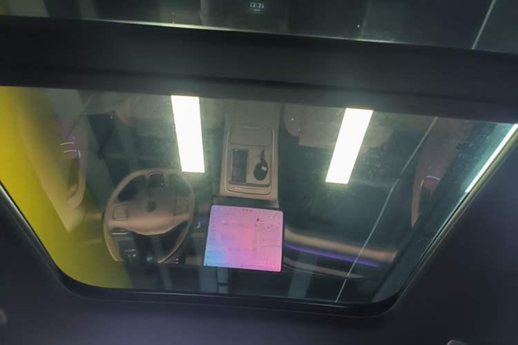 Used Nio ES6 2025 75 kWh Headliner