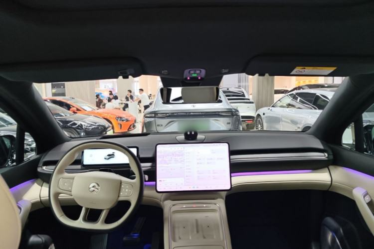 Used Nio ES6 2025 75 kWh Headliner