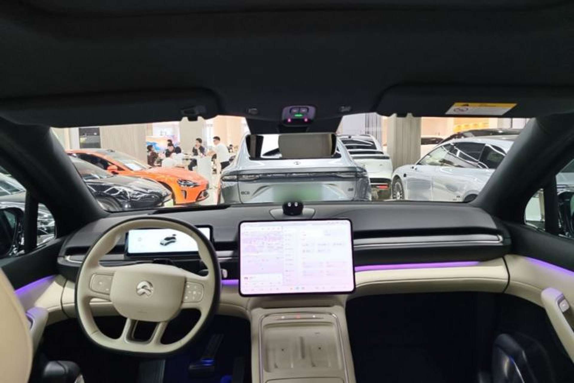 Used Nio ES6 2025 75 kWh Headliner