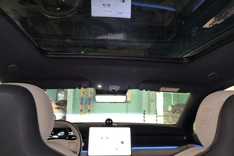 Used Nio ES6 2025 75 kWh Headliner