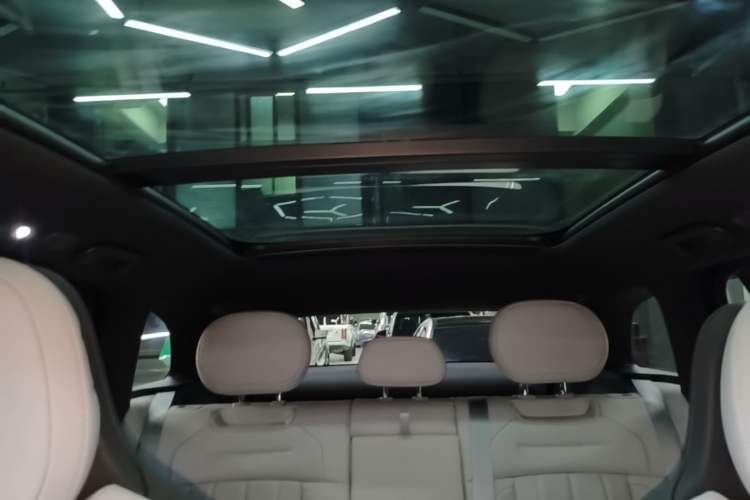 Used Nio ES6 2025 75 kWh Headliner