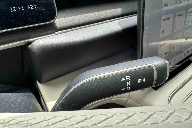Used Nio ES6 2025 75 kWh Interior 10