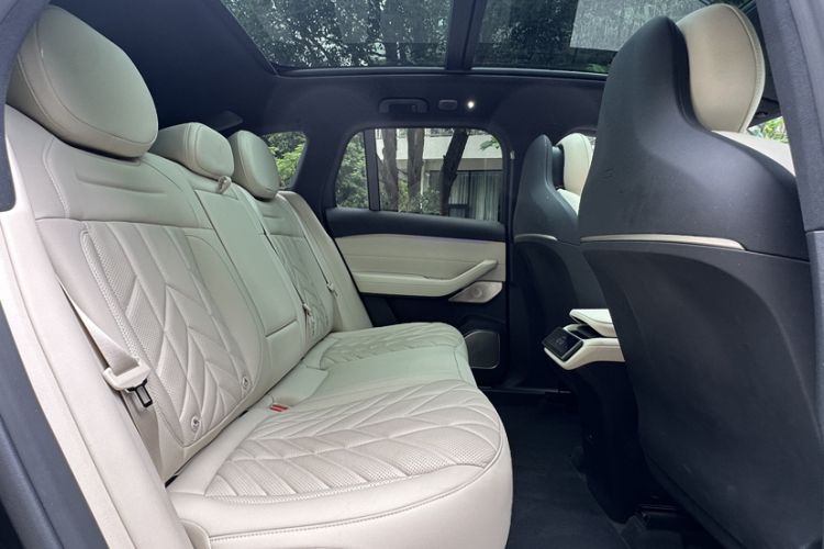 Used Nio ES6 2025 75 kWh Interior 11