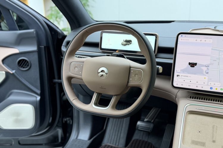Used Nio ES6 2025 75 kWh Interior 12