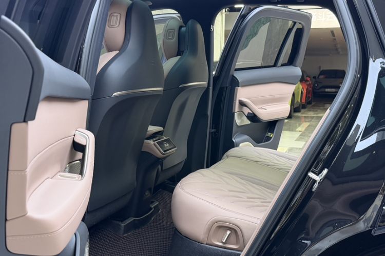 Used Nio ES6 2025 75 kWh Interior 2