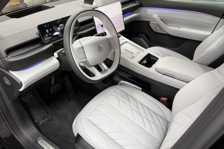 Used Nio ES6 2025 75 kWh Interior 2
