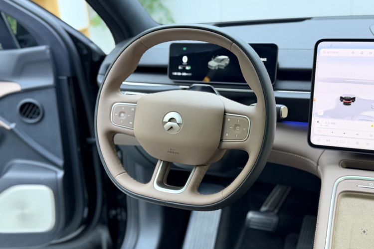 Used Nio ES6 2025 75 kWh Interior 2