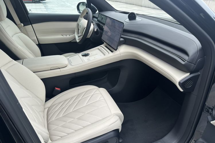 Used Nio ES6 2025 75 kWh Interior 2