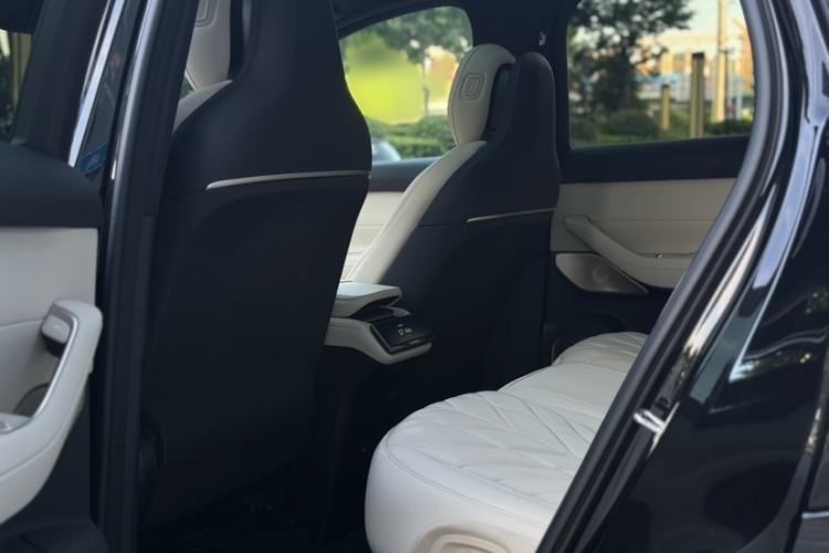 Used Nio ES6 2025 75 kWh Interior 2