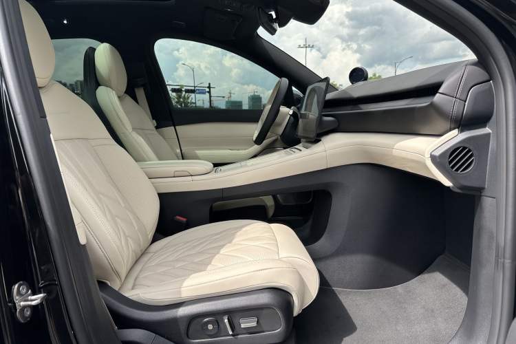 Used Nio ES6 2025 75 kWh Interior 3