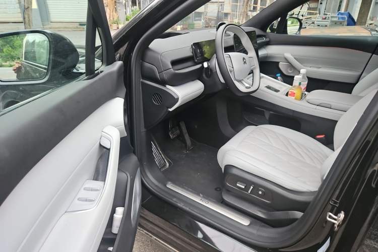 Used Nio ES6 2025 75 kWh Interior 3