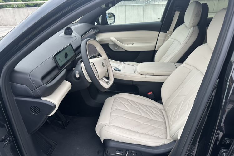 Used Nio ES6 2025 75 kWh Interior 3