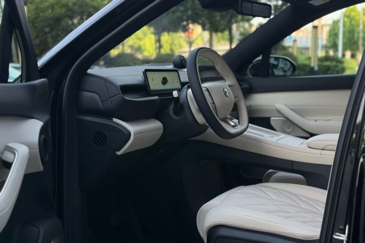 Used Nio ES6 2025 75 kWh Interior 3