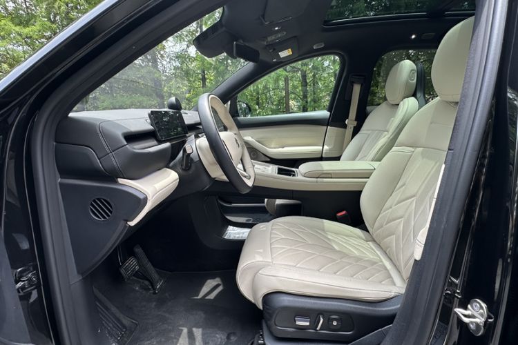 Used Nio ES6 2025 75 kWh Interior 3