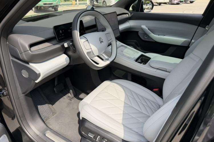Used Nio ES6 2025 75 kWh Interior 4