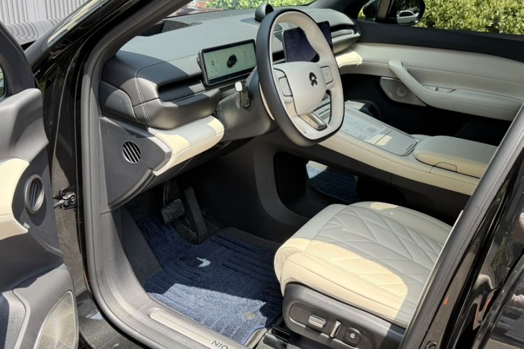 Used Nio ES6 2025 75 kWh Interior 4